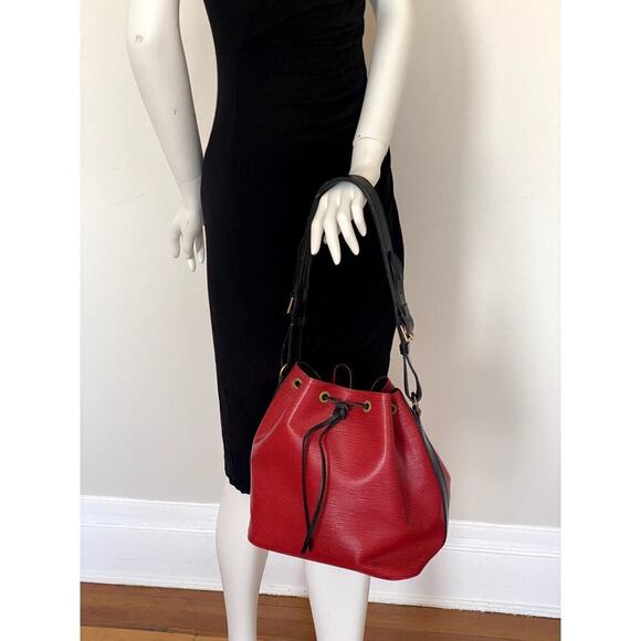 Louis Vuitton Noé Epi Red Leather Shoulder Bag - Picture 4 of 9